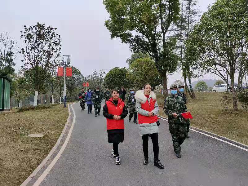 志愿服务 让旅游更文明，让游客更温暖(图2)
